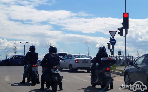 Авито Авто: Казанцы пересаживаются на мопеды и мотоциклы