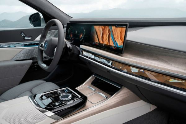 BMW представила флагманский седан 7-Series нового поколения