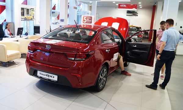Лишь в двух российских регионах в 1 квартале продажи автомобилей не упали