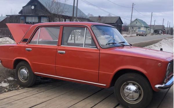 В России за 1,5 млн рублей на продажу выставили старый ВАЗ-21011
